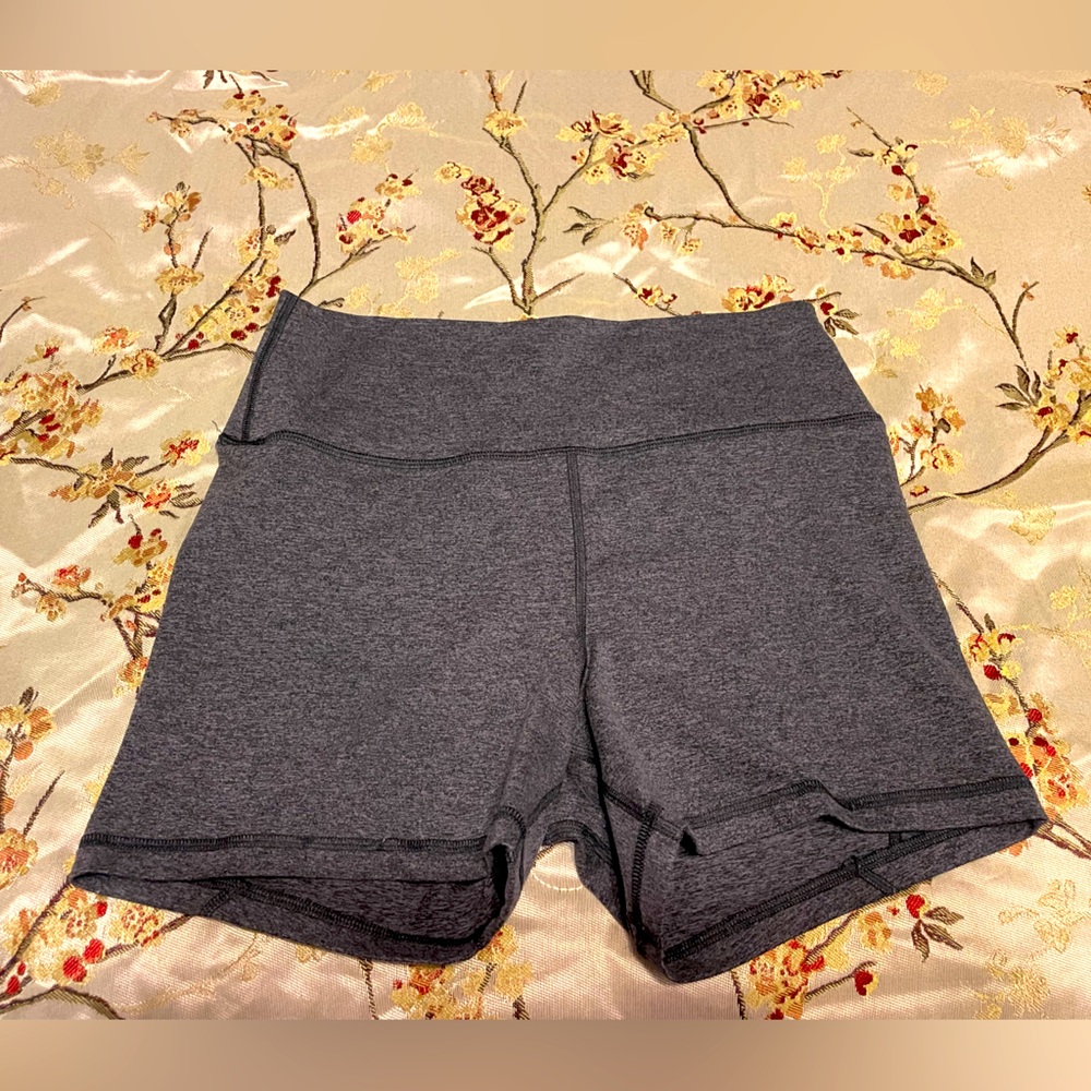 Fleo athletic shorts